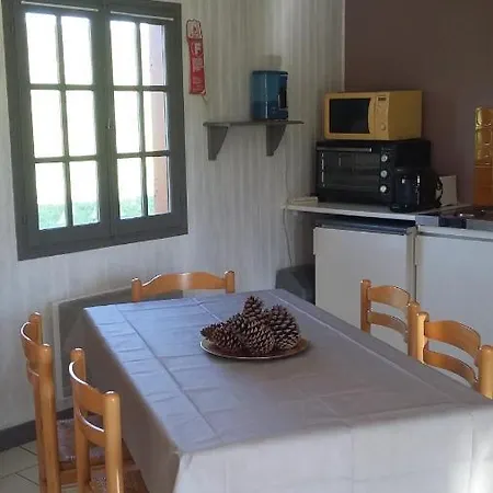 Domaine De Vaulatour. Casa de Férias